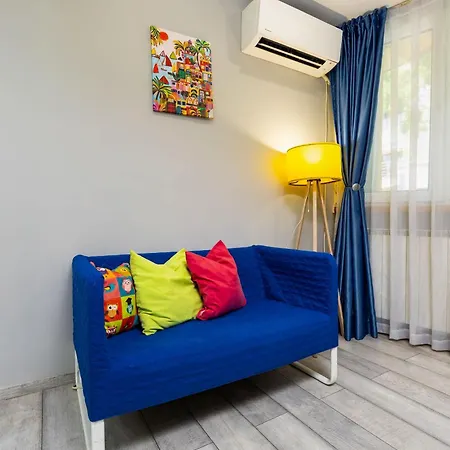 Апартамент 2br Pop-art Paradise With Terrace Near Youth Hill By Flat Manаger