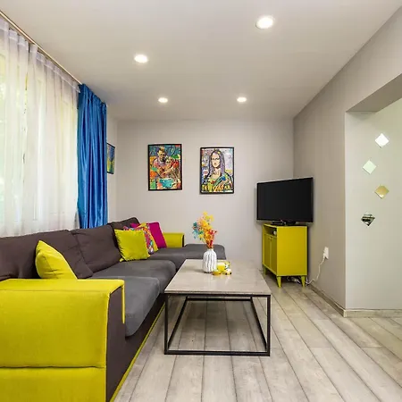 2br Pop-art Paradise With Terrace Near Youth Hill By Flat Manаger Апартамент *