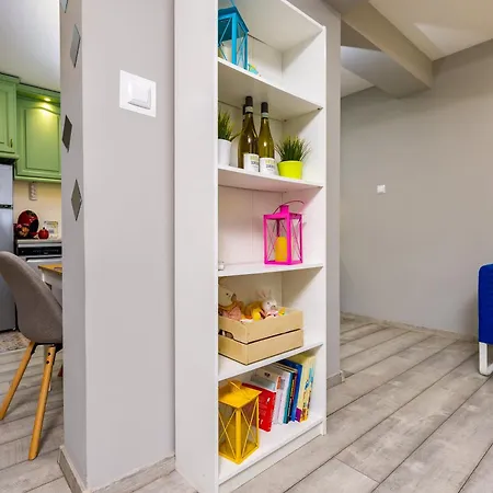 Апартамент 2br Pop-art Paradise With Terrace Near Youth Hill By Flat Manаger