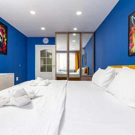 2br Pop-art Paradise With Terrace Near Youth Hill By Flat Manаger Апартамент *