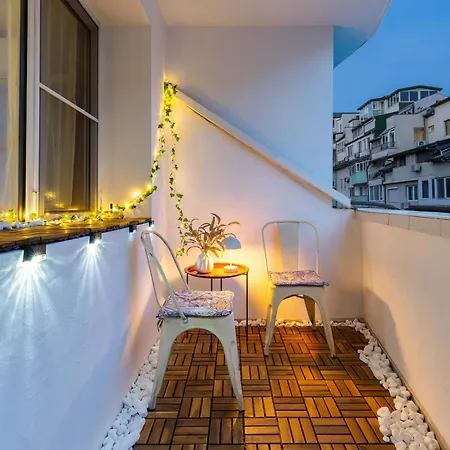 2br Pop-art Paradise With Terrace Near Youth Hill By Flat Manаger
